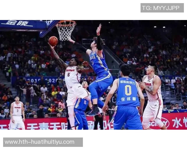 爱德华兹半场火力全开16投10中狂砍29分三分球命中率高达60