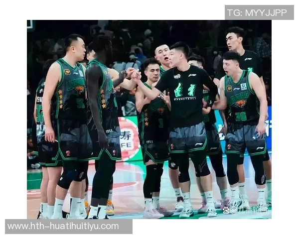 三球前三战场均283分8板97助命中率出色展现强大实力