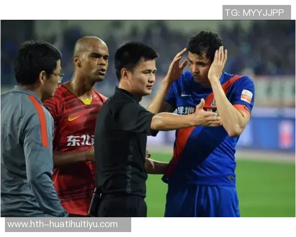 前裁判揭露曼奇尼故意撞人事件应被罚下却未被裁判察觉